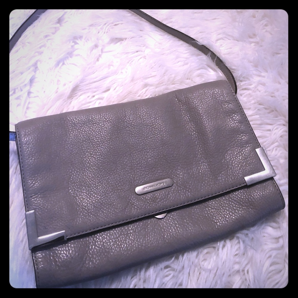 Micheal Kors Beverly Oversized Clutch Handbag